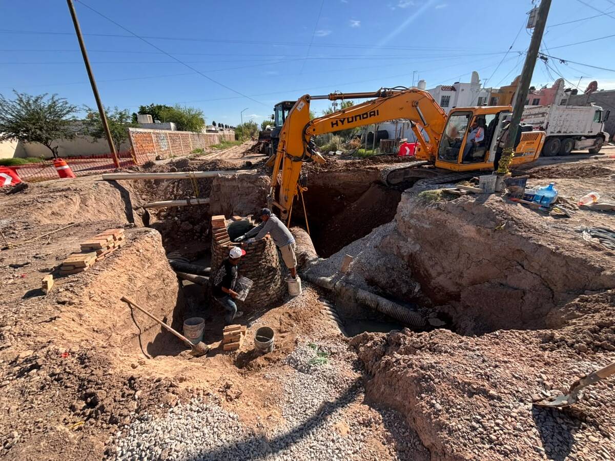Gobierno del Estado en coordinación con SIMAS Torreón, repone colector general para mejorar el funcionamiento de la red sanitaria en el norte de la ci