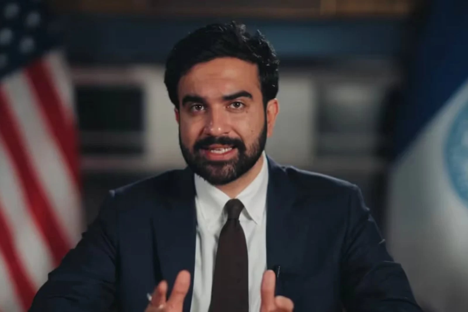 Zohran Mamdani explica en español qué hacer ante agentes migratorios de ICE