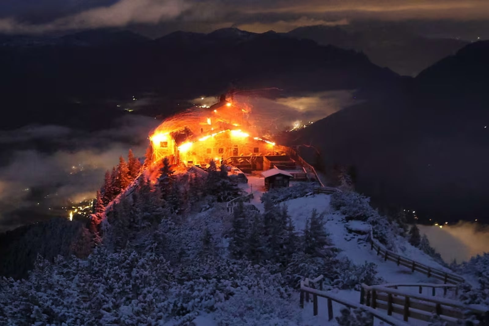 Incendio destruye el Nido del Águila, refugio construido para Hitler