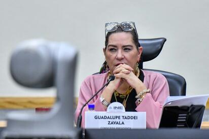 Guadalupe Taddei rechazó dejar la presidencia del INE en medio de cuestionamientos sobre su gestión.  La consejera presidenta del Instituto Nacional Electoral