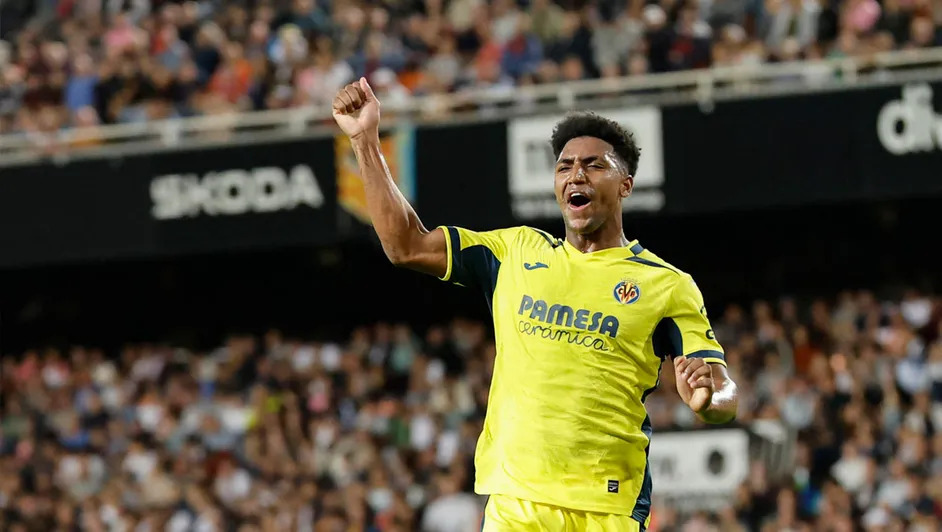Mikautadze da el triunfo 2-1 al Villarreal en Mestalla
