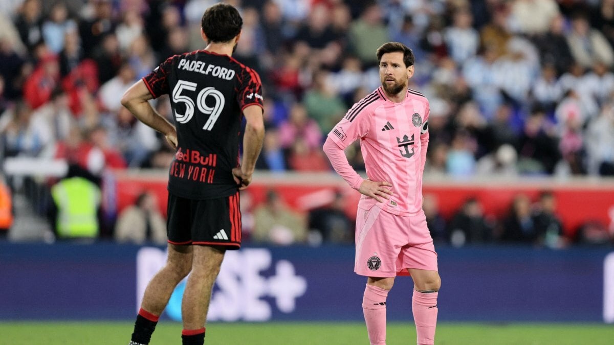 Inter Miami cae 2-0 ante Red Bulls con Messi de cambio