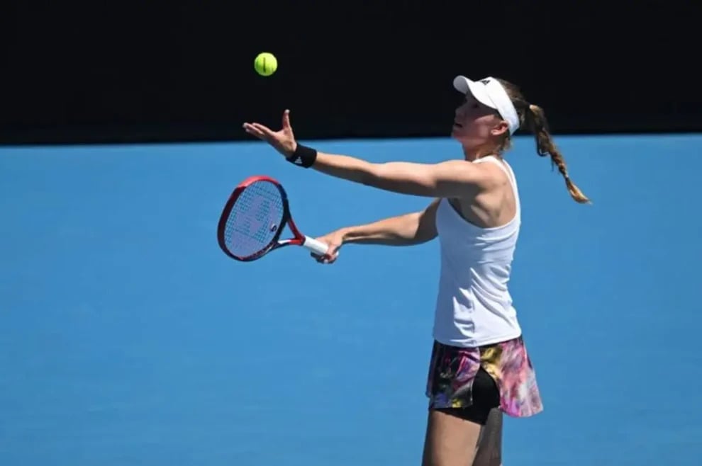 Rybakina vence a Shnaider y disputará la final en Ningbo
