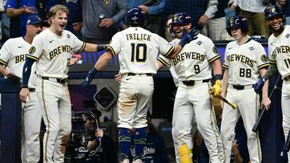    Los Cerveceros remontaron una desventaja de 4-0 y vencieron 5-4 a los Rays en el Juego 2 de la Serie Mundial 2026, tomando ventaja de 2-0 en el Clásico