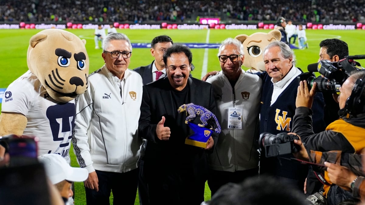 Pumas celebra 50 años del debut de Hugo Sánchez ante Tigres