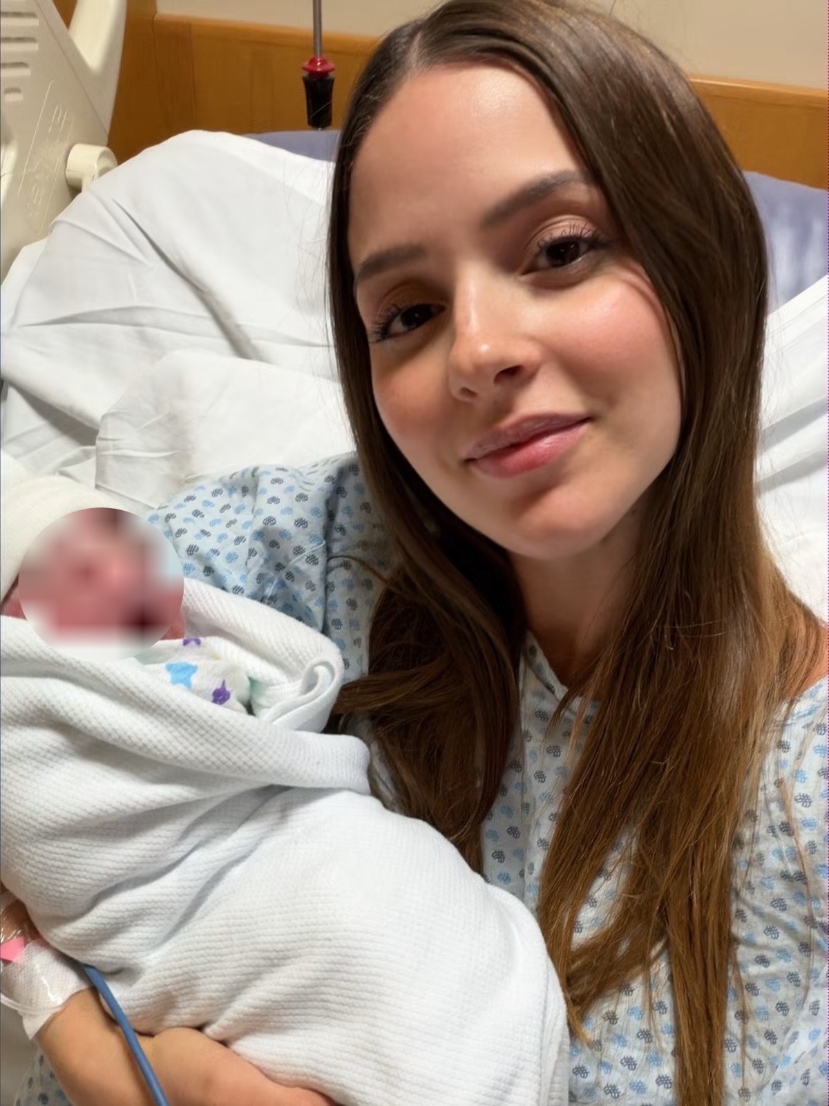 Mariana Rodríguez da la bienvenida a su tercera hija