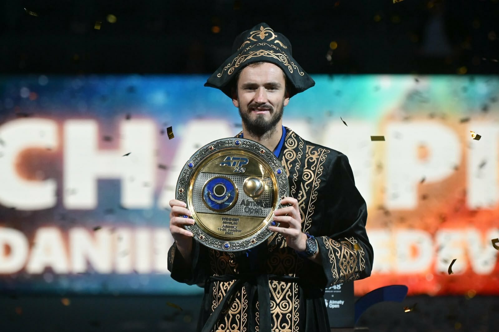 Medvedev vence a Basilashvili y suma su cuarto título del año