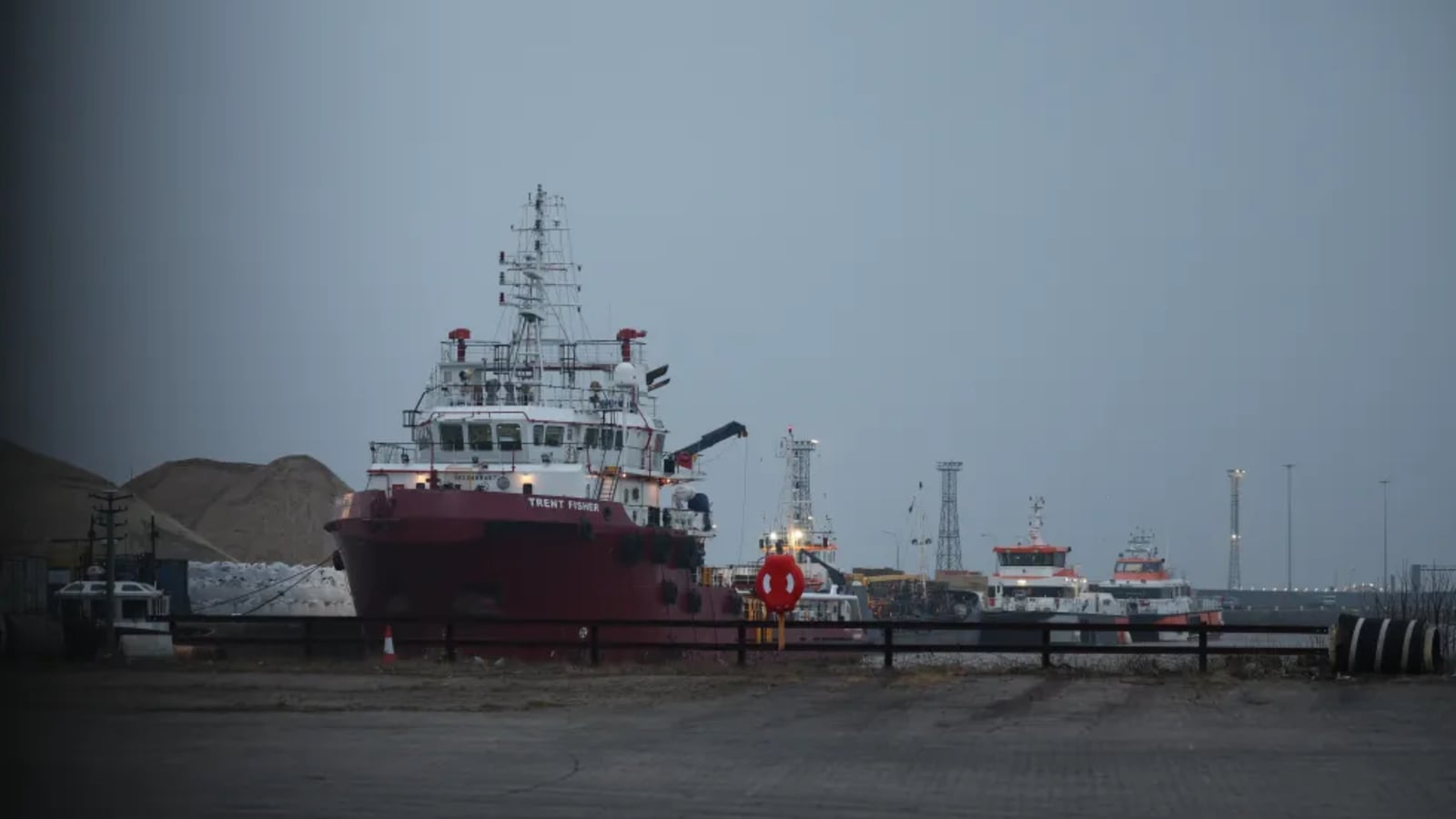 Buque de carga queda a la deriva en el mar del Norte; hay tres heridos