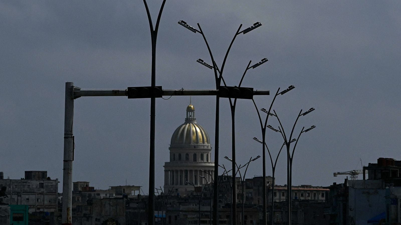 Falla eléctrica deja sin servicio a dos provincias del este de Cuba