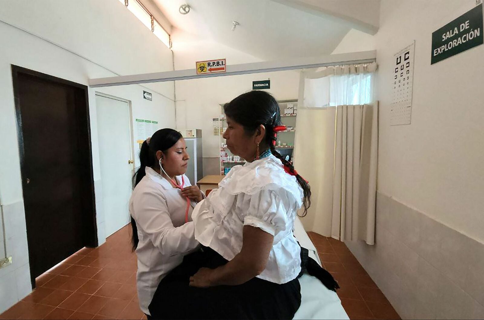 ¿Dónde se atienden los mexicanos sus enfermedades?