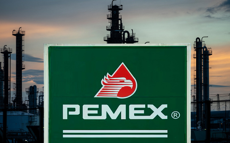 Pemex incumple ley; da sin licitar 74% de contratos