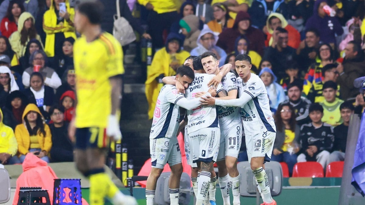 Pachuca vence 2-1 al América en el estadio Azteca