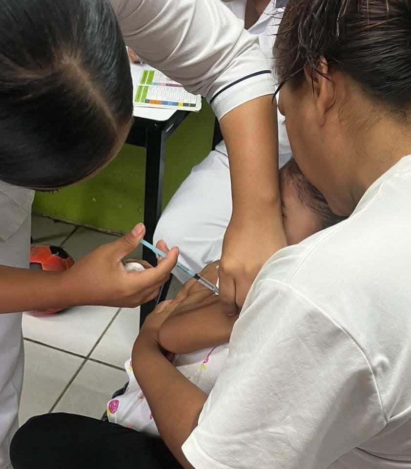 Llegan más de mil vacunas contra COVID-19 a Piedras Negras; refuerzan campaña contra influenza