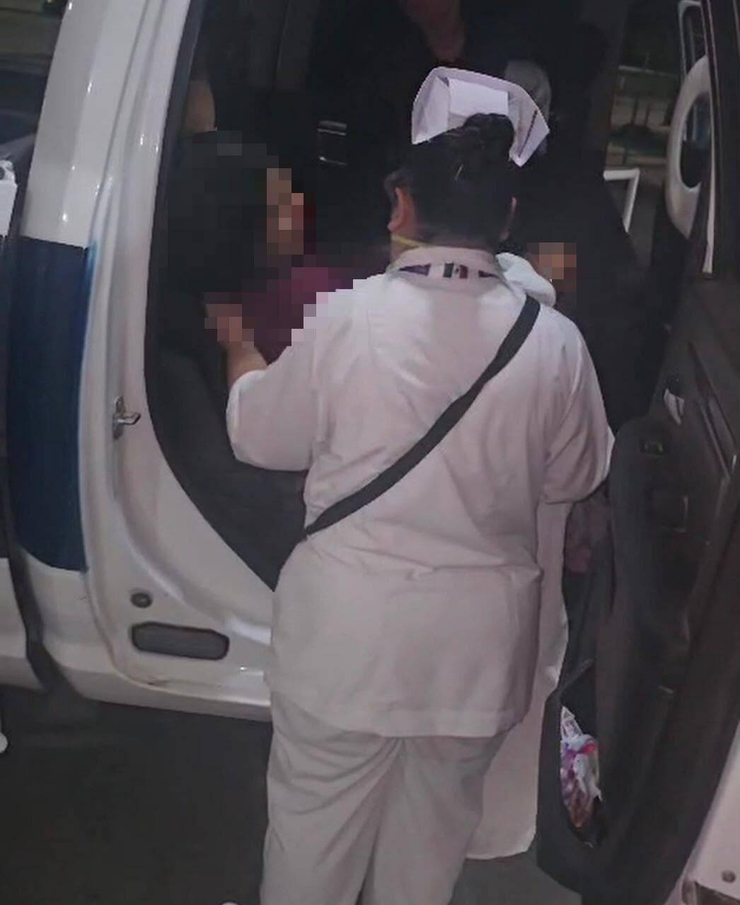Policías municipales auxilian a mujer en labor de parto y reciben a bebé durante traslado al hospital en Torreón