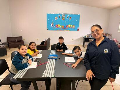 Colegio de La Paz realiza ejercicios para mejorar el habla infantil