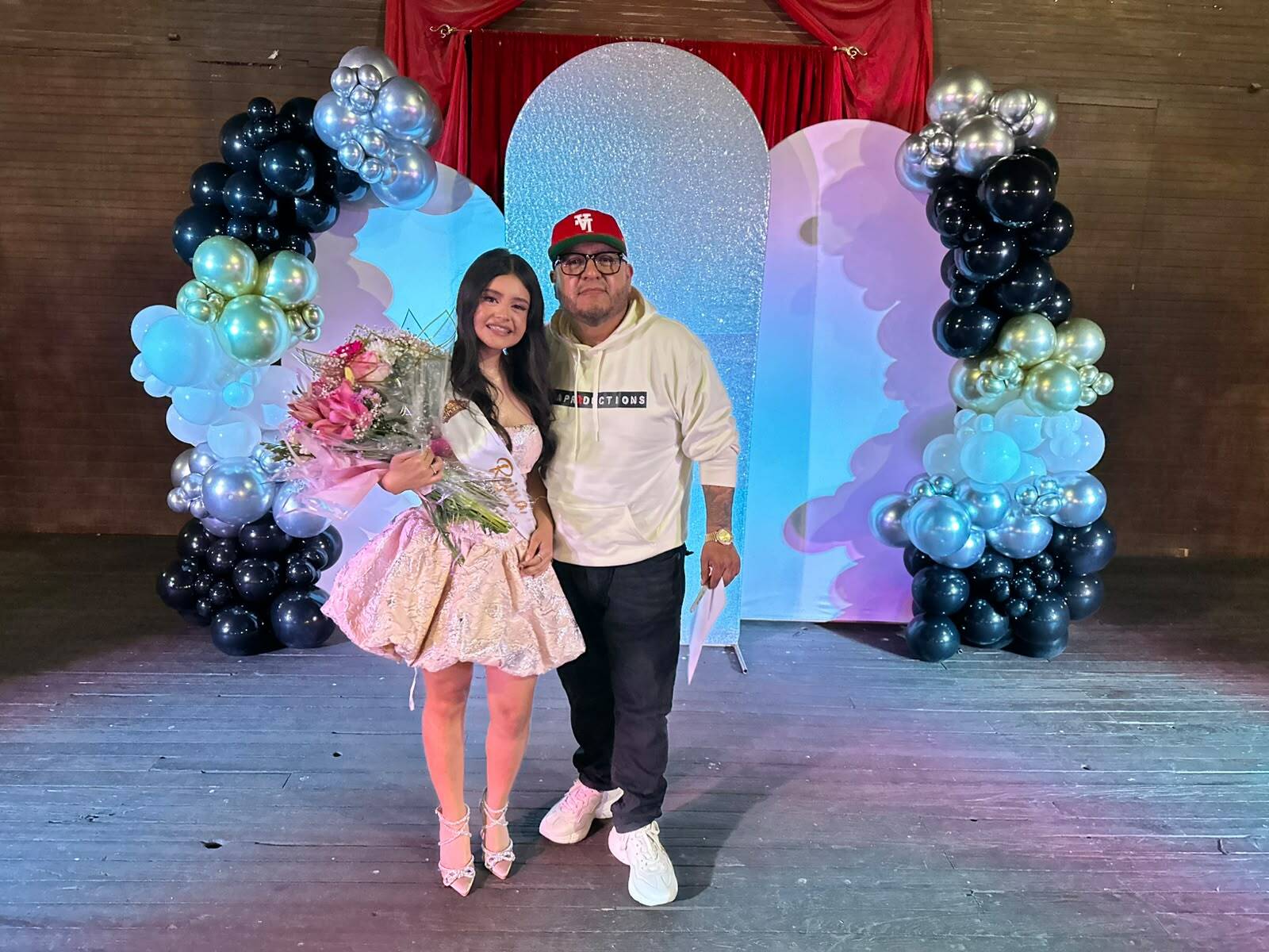 Emily María Hernández gana sorteo y será coronada reina de Esperanzas