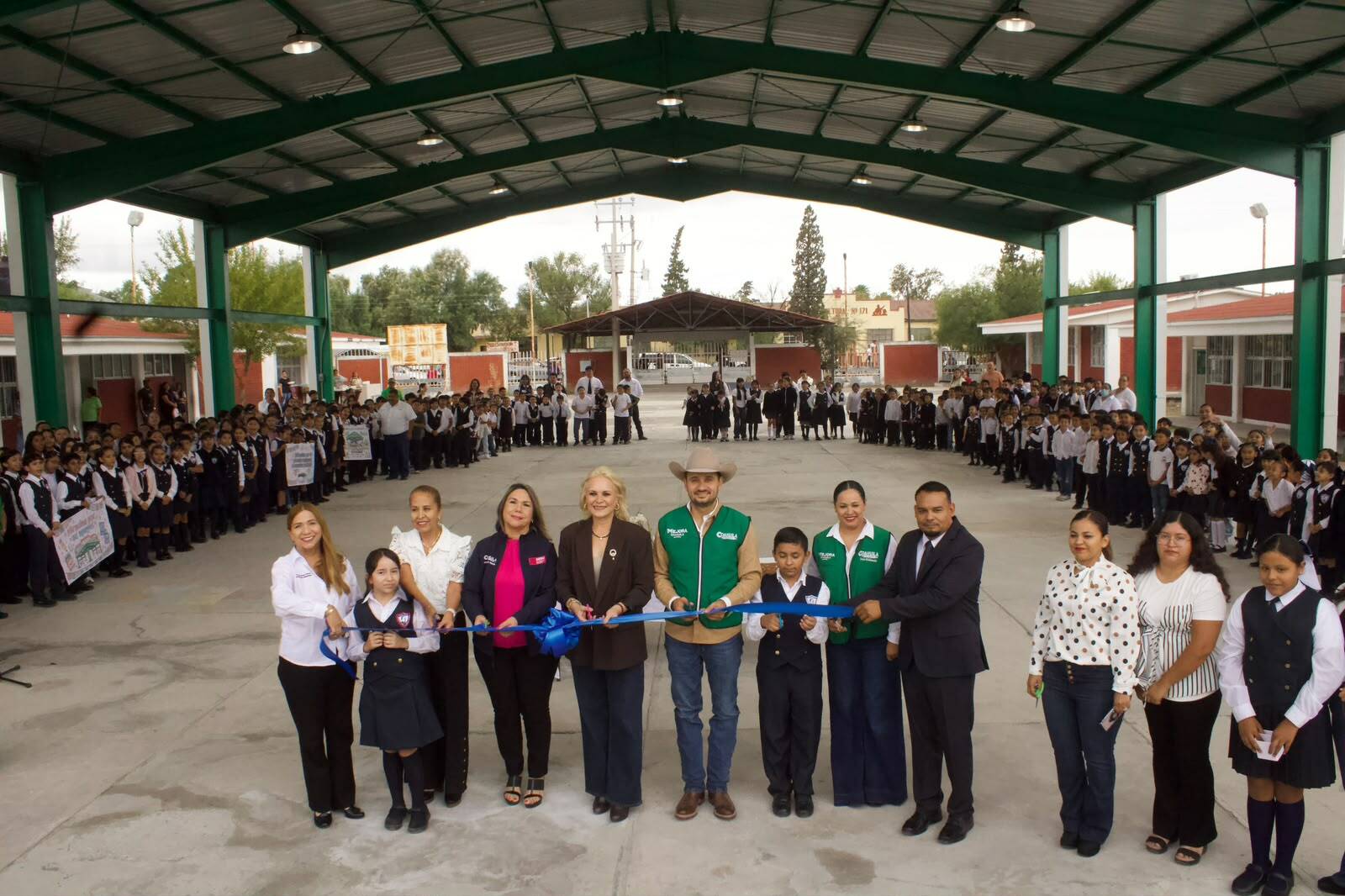 Laura Jiménez entrega techo estructural en primaria Benito Juárez de Palaú