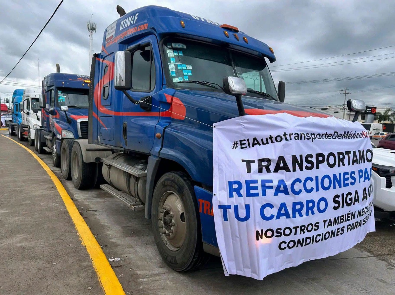       Transportistas protestan en distintos estados de México para exigir seguridad carretera, mientras la Región Carbonífera de Coahuila mantiene el tránsito