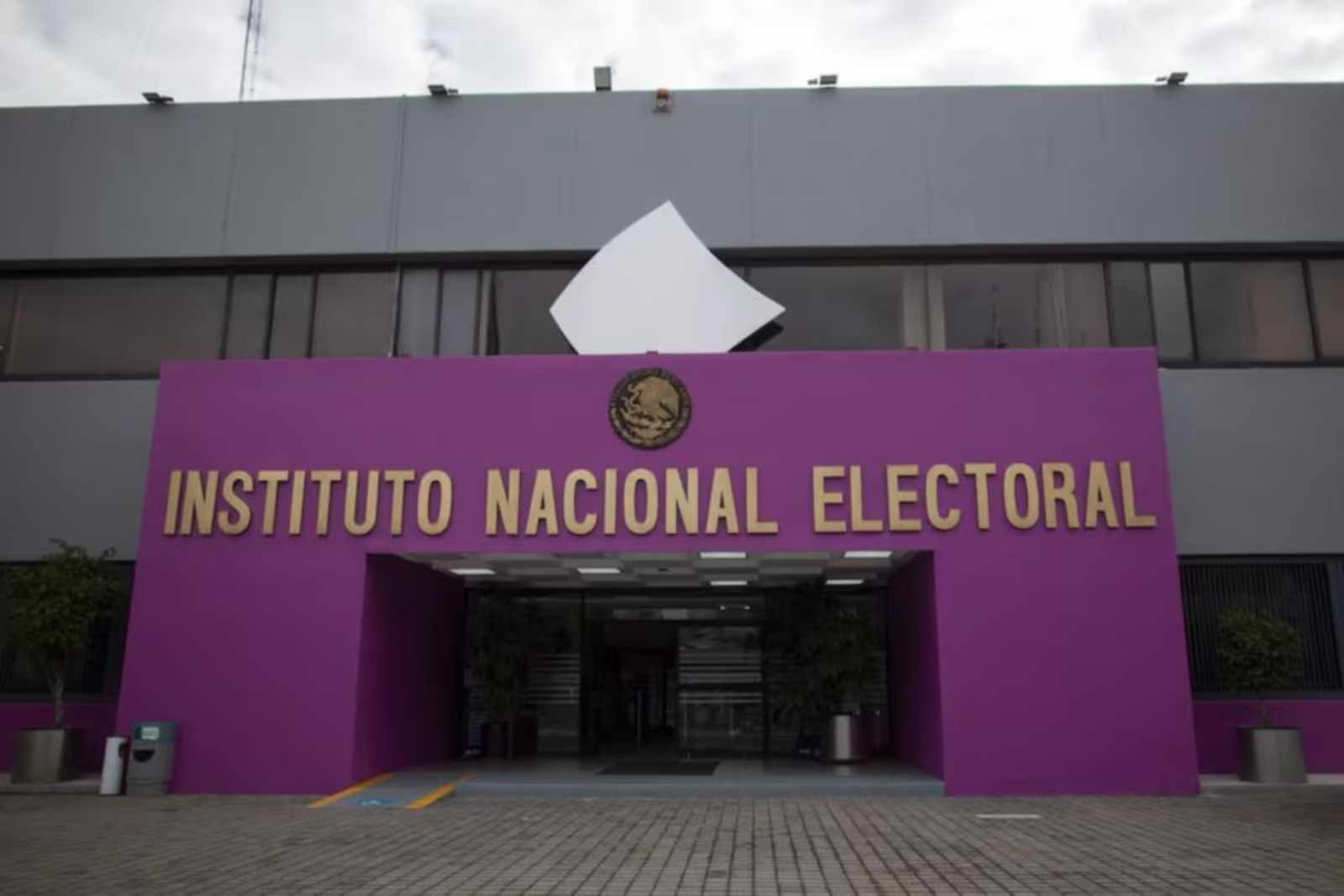 INE aplaza nombramiento de presidencia interina para este martes