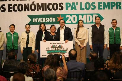 Saltillo, Coahuila de Zaragoza; a 26 de octubre de 2026.- El gobernador Manolo Jiménez Salinas, acompañado por Paola Rodríguez López, presidenta honoraría