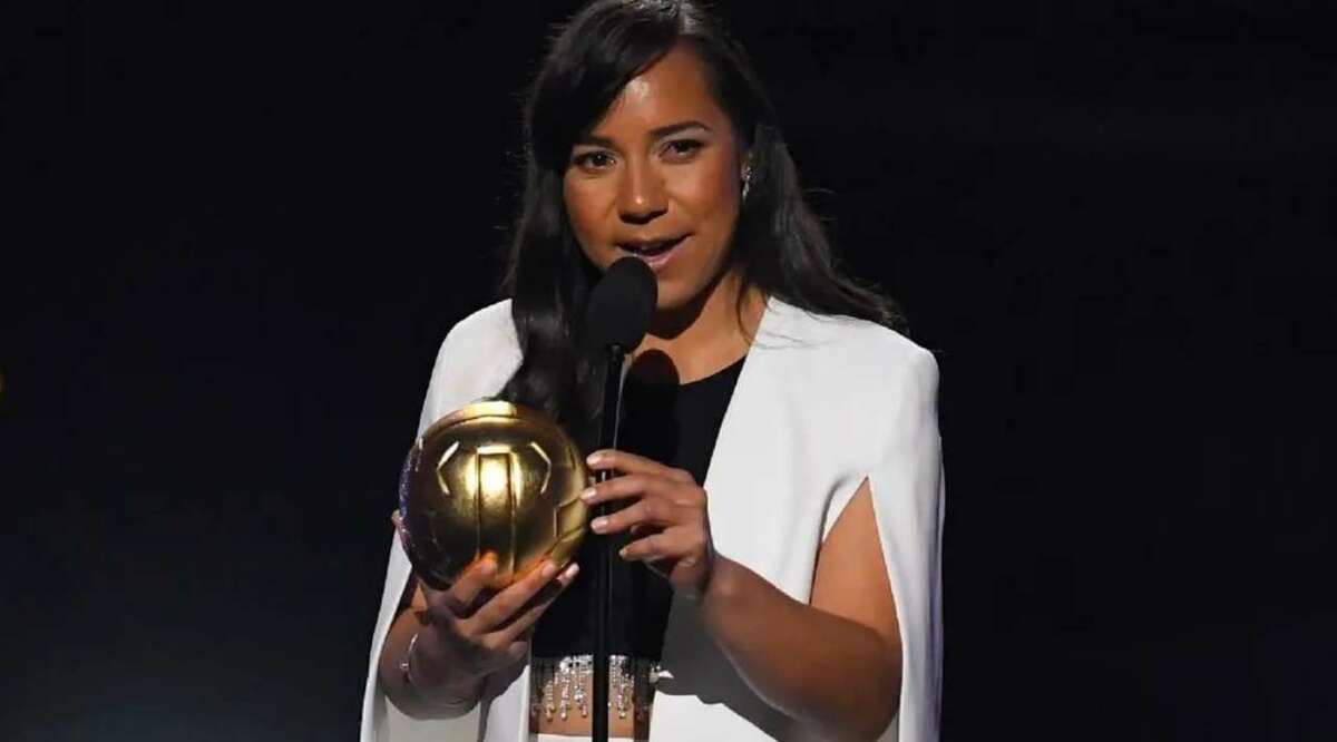 “Es un orgullo”: Sheinbaum celebra el histórico premio de Charlyn Corral