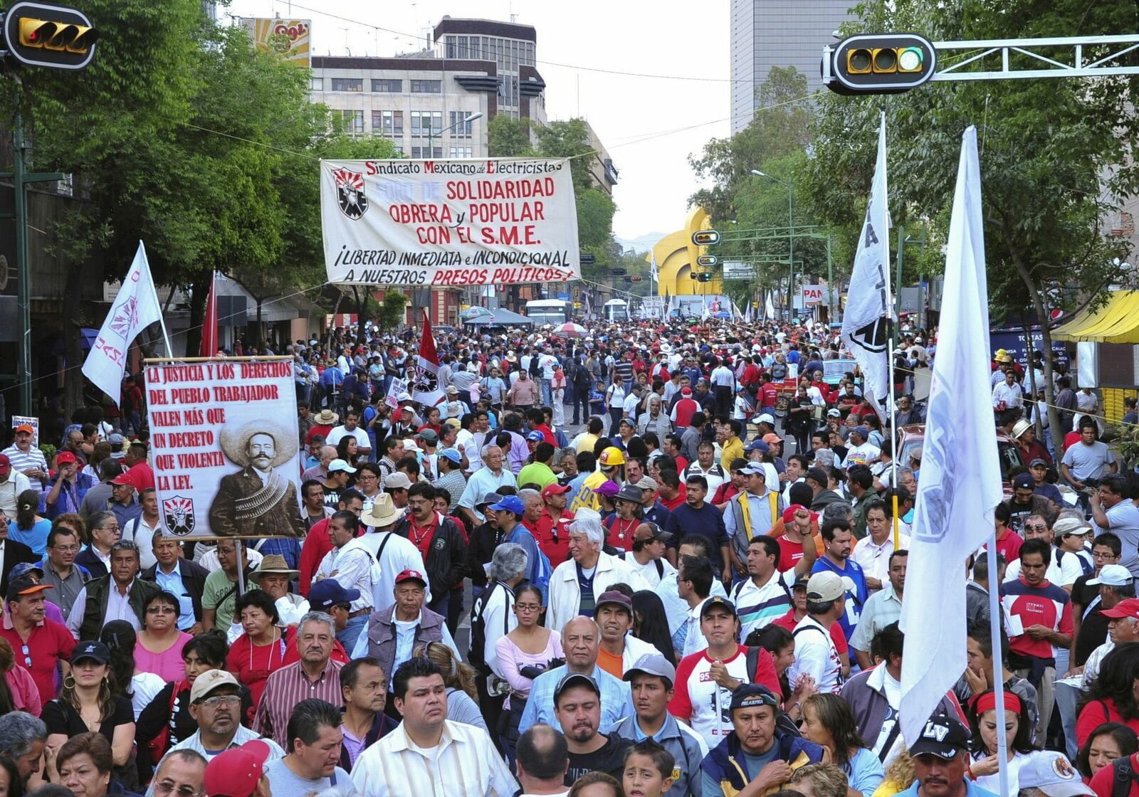 La presión aumenta en el sindicato del IMSS: ya suman 80 mil firmas