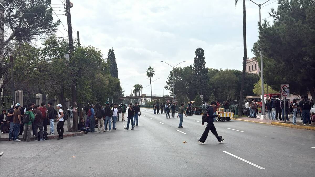 Movilidad: La protesta inició antes de las 11:00 horas y afecta ambos sentidos de una de las principales arterias de la capital coahuilense