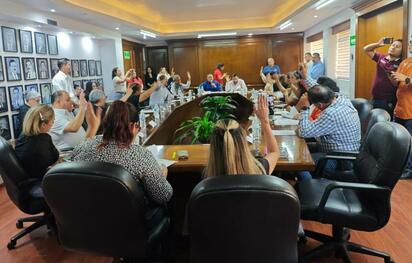 Durante la Sesión Ordinaria número 53 del Cabildo de Monclova, realizada el 27 de octubre de 2026, los integrantes del Ayuntamiento aprobaron medidas