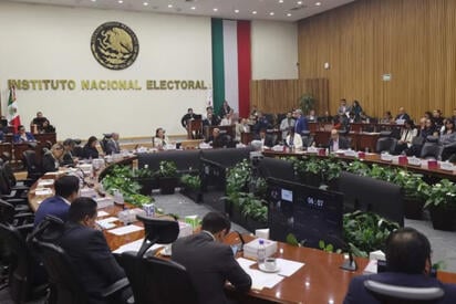 GUADALUPE TADDEI La sesión extraordinaria reunió a consejeros electorales y representantes partidistas, quienes fijaron sus posturas sobre la nueva conducción del organismo.