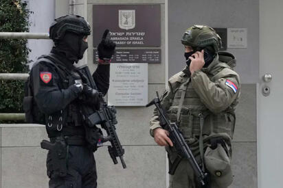 Las autoridades serbias reforzaron la vigilancia en puntos estratégicos mientras investigan los posibles vínculos del atacante con el grupo Estado Islámico.