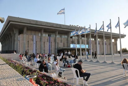 El aumento de la participación en comunidades árabes modificó el panorama electoral israelí y abrió la posibilidad de nuevas alianzas parlamentarias.