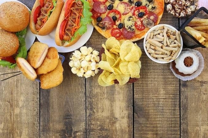 Alimentos ultraprocesados podrían intensificar el deseo de comida chatarra en los niños
