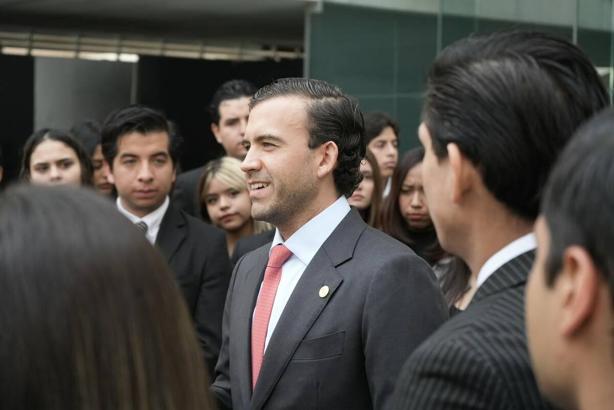 Gabriel Elizondo Gabriel Elizondo