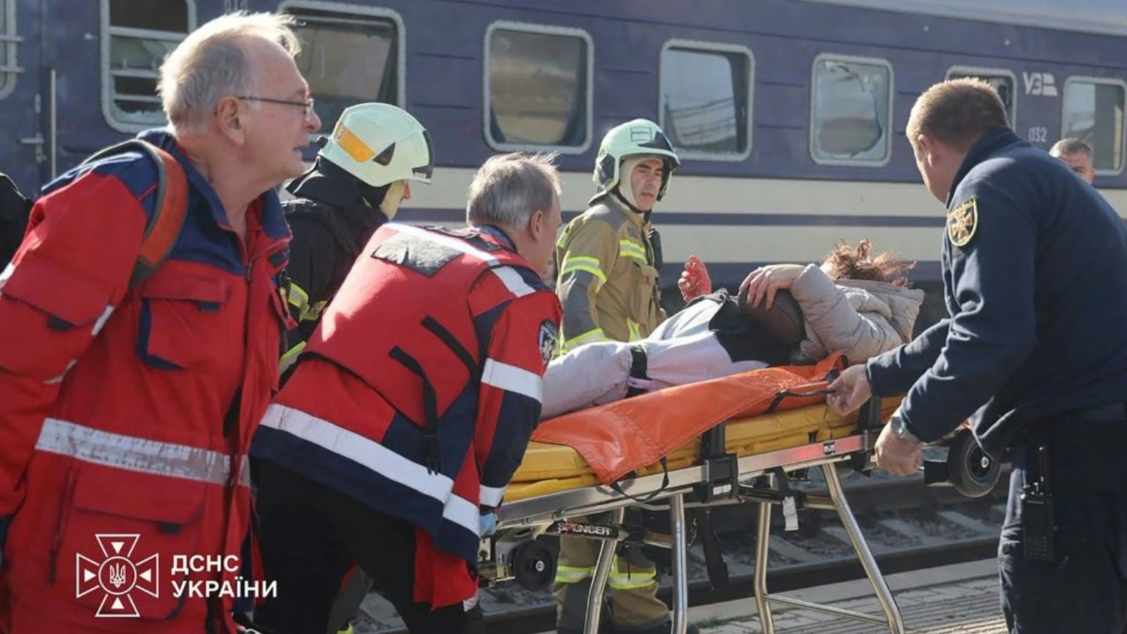 Dron ruso ataca estación de tren en Dnipró y deja 14 muertos
