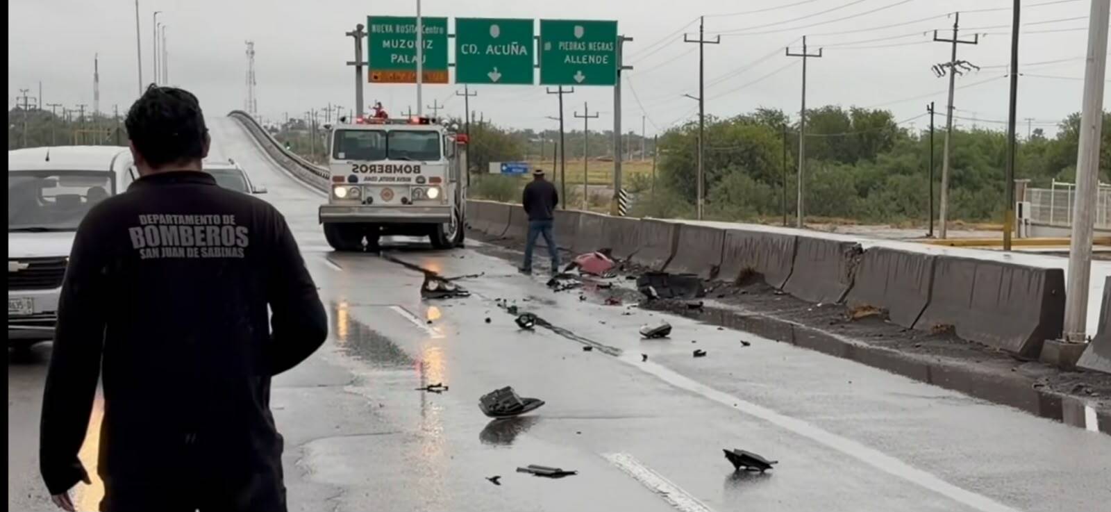 Bomberos alertan por riesgos al conducir bajo la lluvia