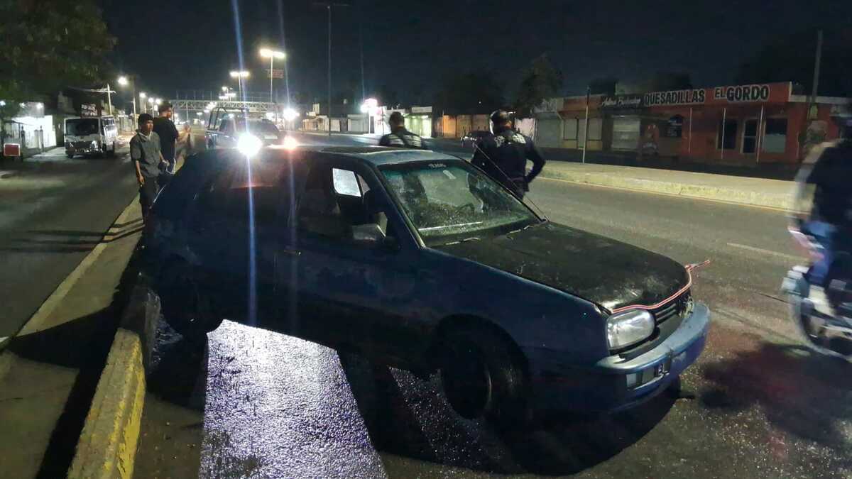 Riña entre automovilistas termina con choque en el bulevar San José