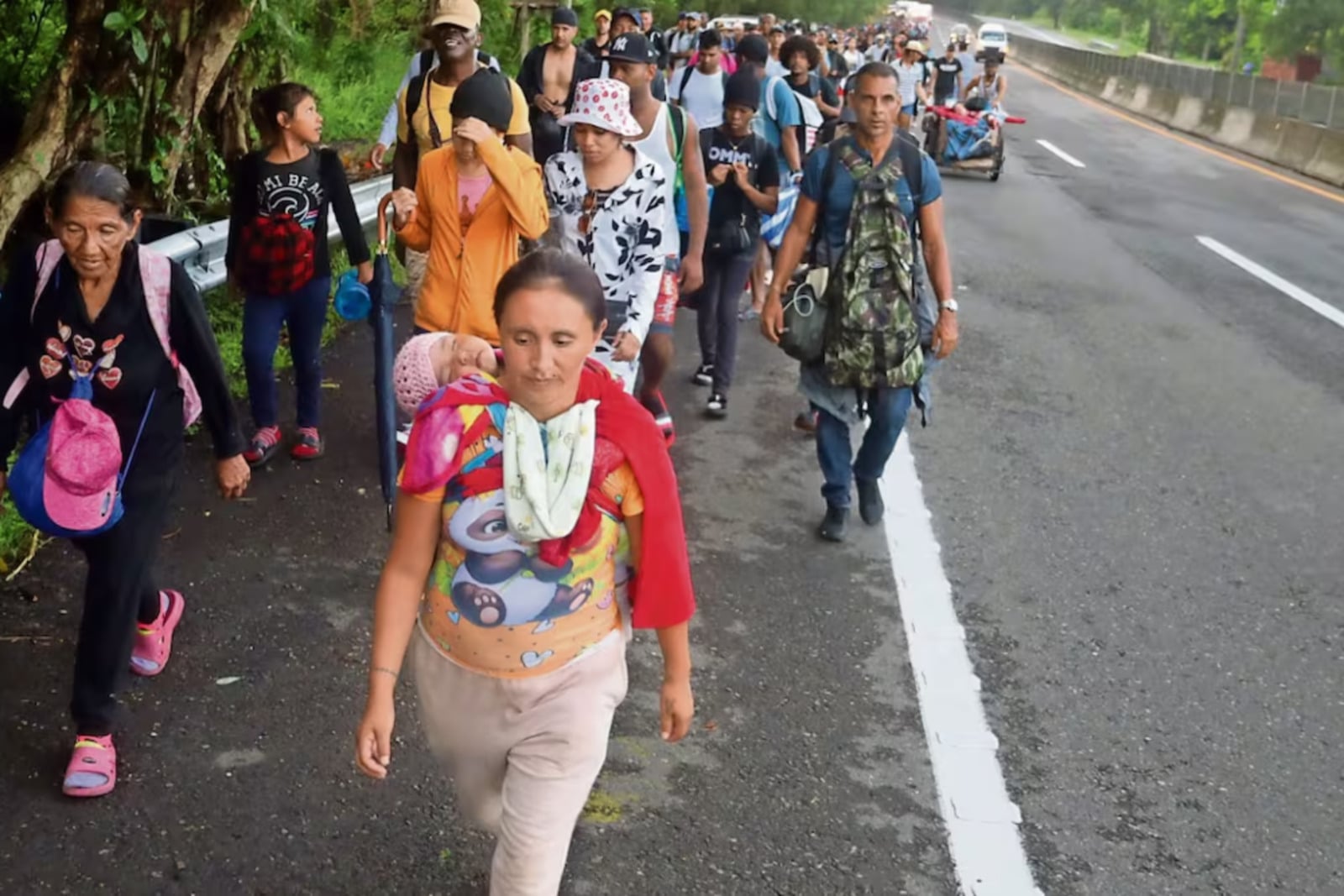 EU revoca visas a 15 personas vinculadas con caravanas migrantes