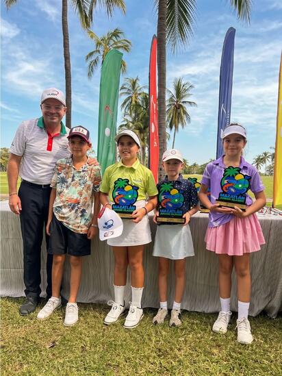   La destacada participación de Ivanna Asís Salazar y Moisés Asís Salazar en el Mazatlán Junior Classic 2026 puso en alto el nombre del Club de Golf