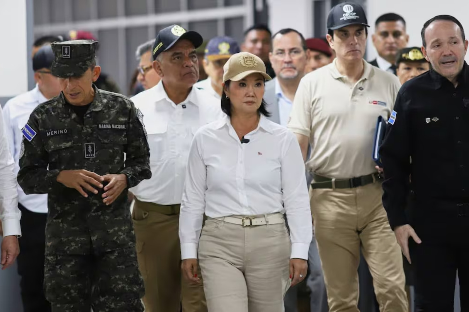 Keiko Fujimori visita megacárcel CECOT y elogia modelo de Bukele