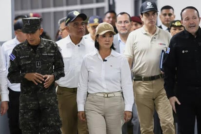 La visita ocurre en medio de la crisis de seguridad que enfrenta Perú por las extorsiones y el aumento de los homicidios.  La presidenta de Perú, Keiko