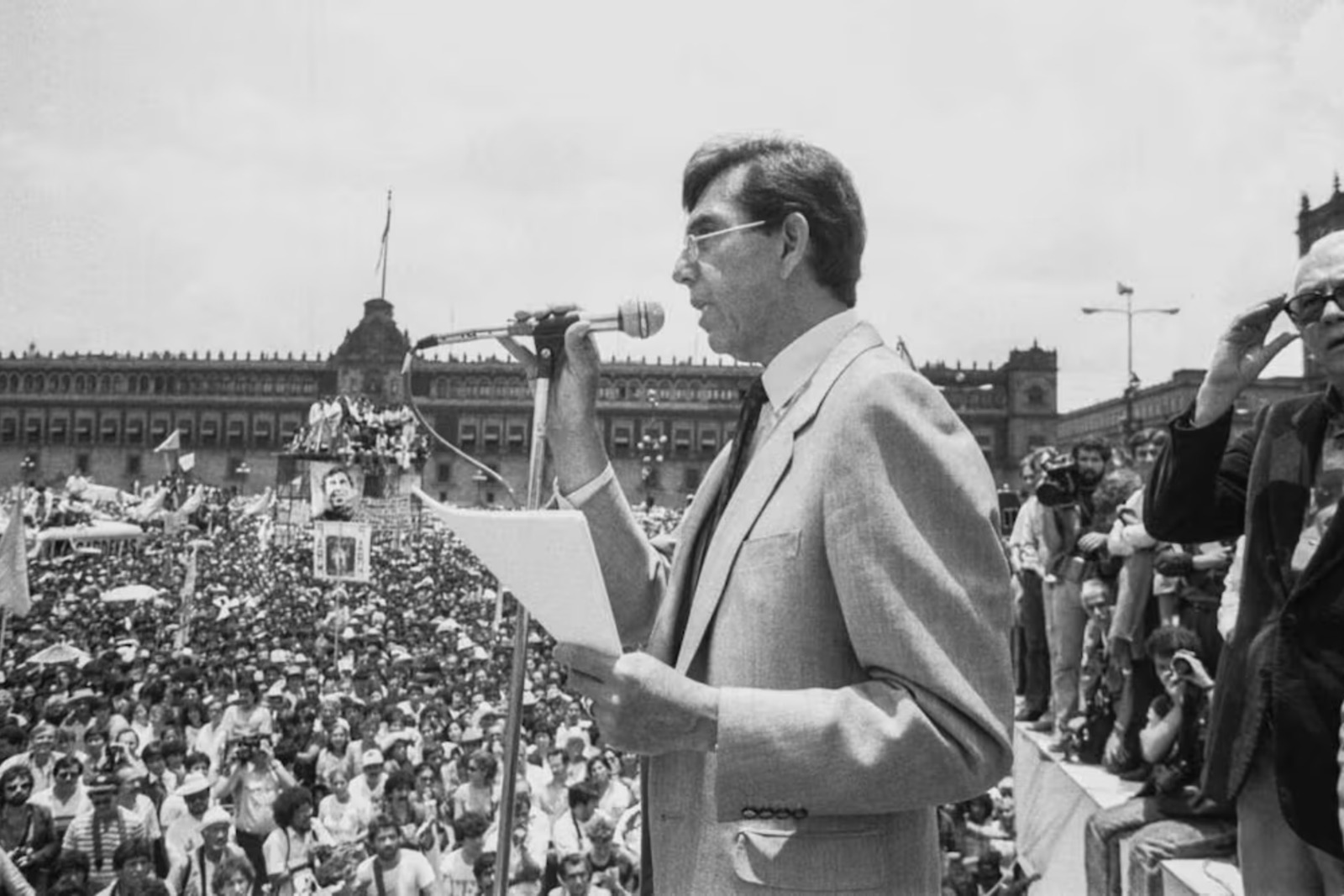 Preparan homenaje de cuerpo presente a Cuauhtémoc Cárdenas en Bellas Artes