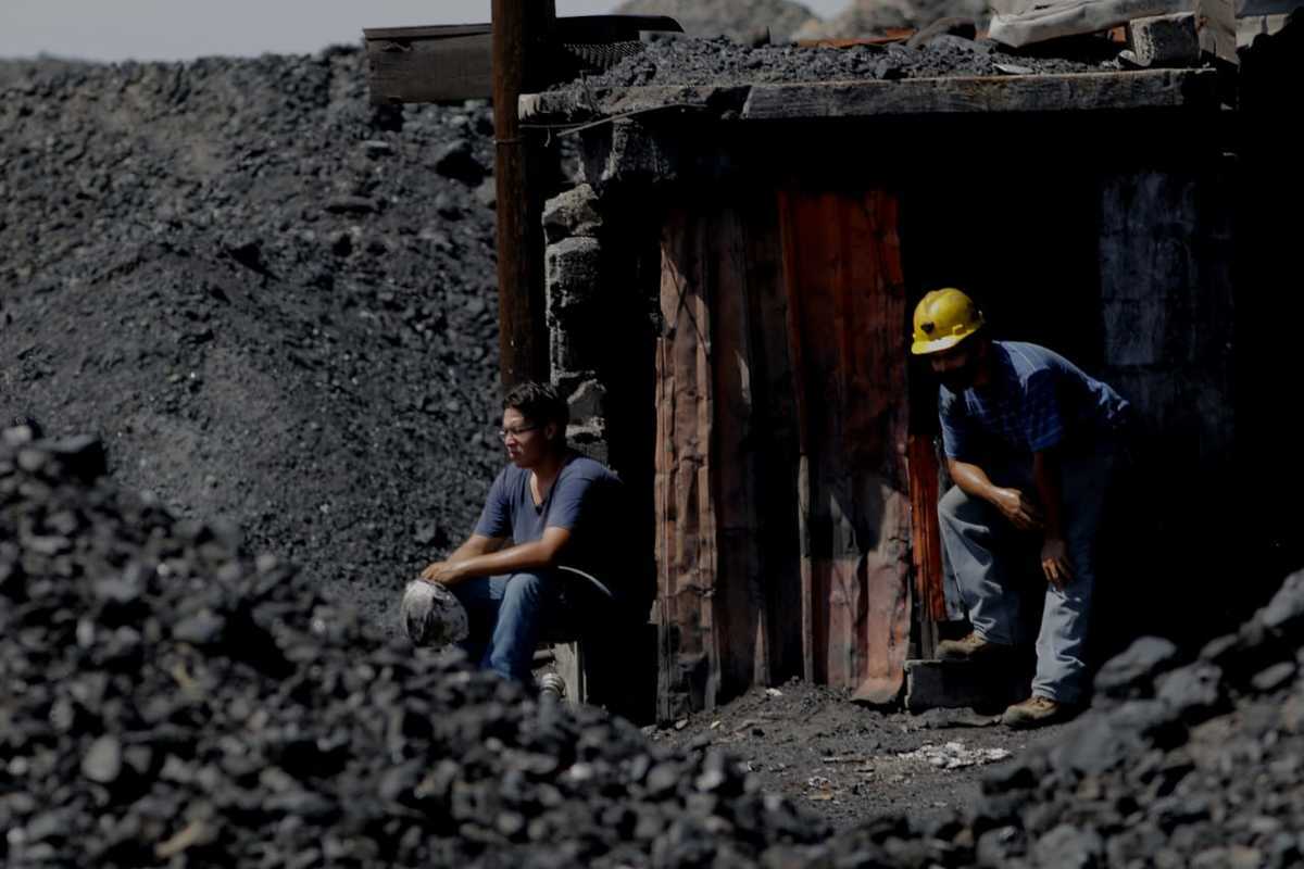 Suspenden operaciones 12 carboneras y preocupa impacto económico regional