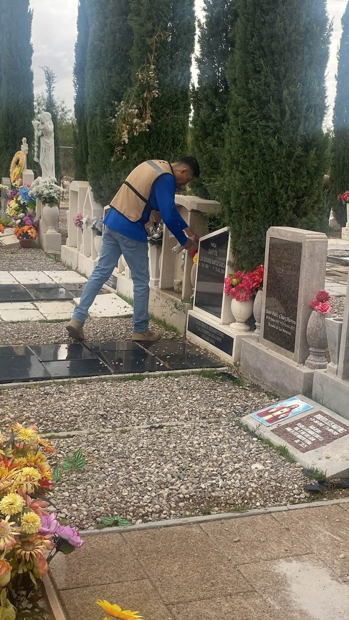 Mantienen jornadas sanitarias en panteones ante proximidad del Día de Finados