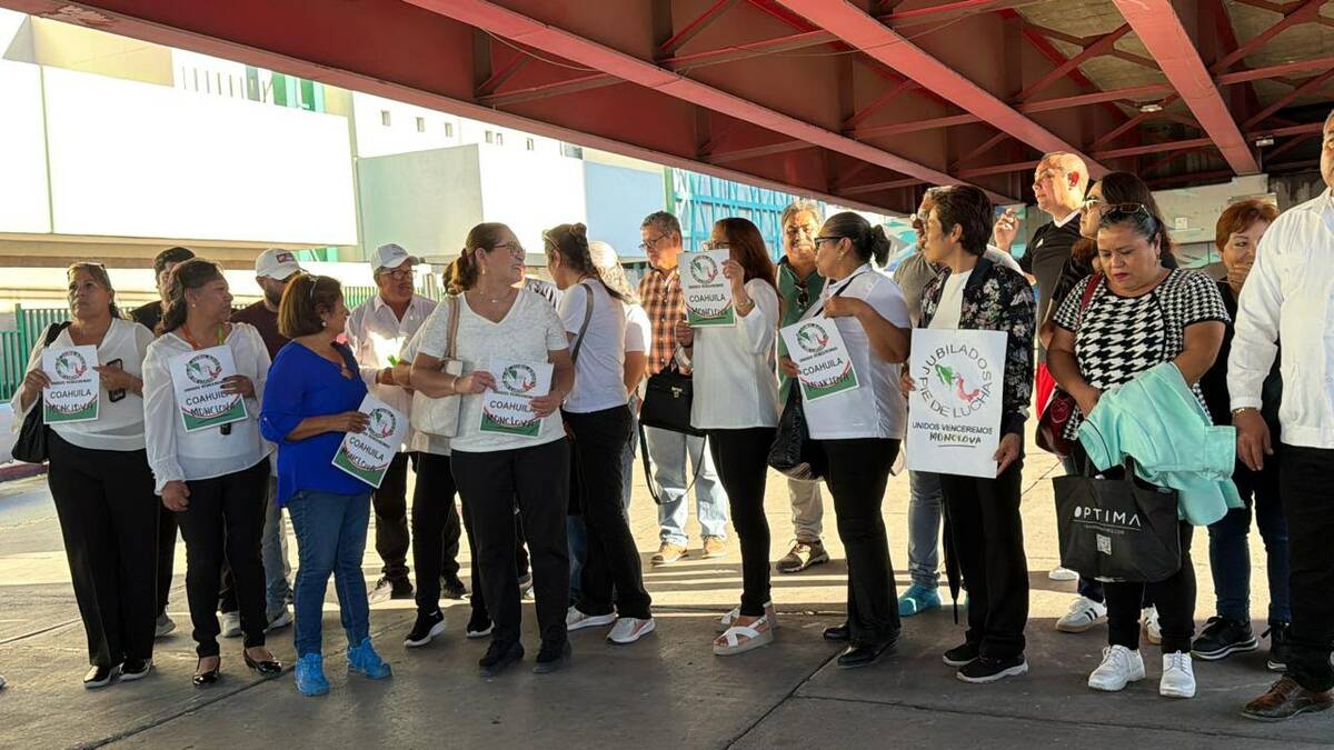 Trabajadores de Clínica 7 se suman a protesta nacional y exigen salida de Olivos