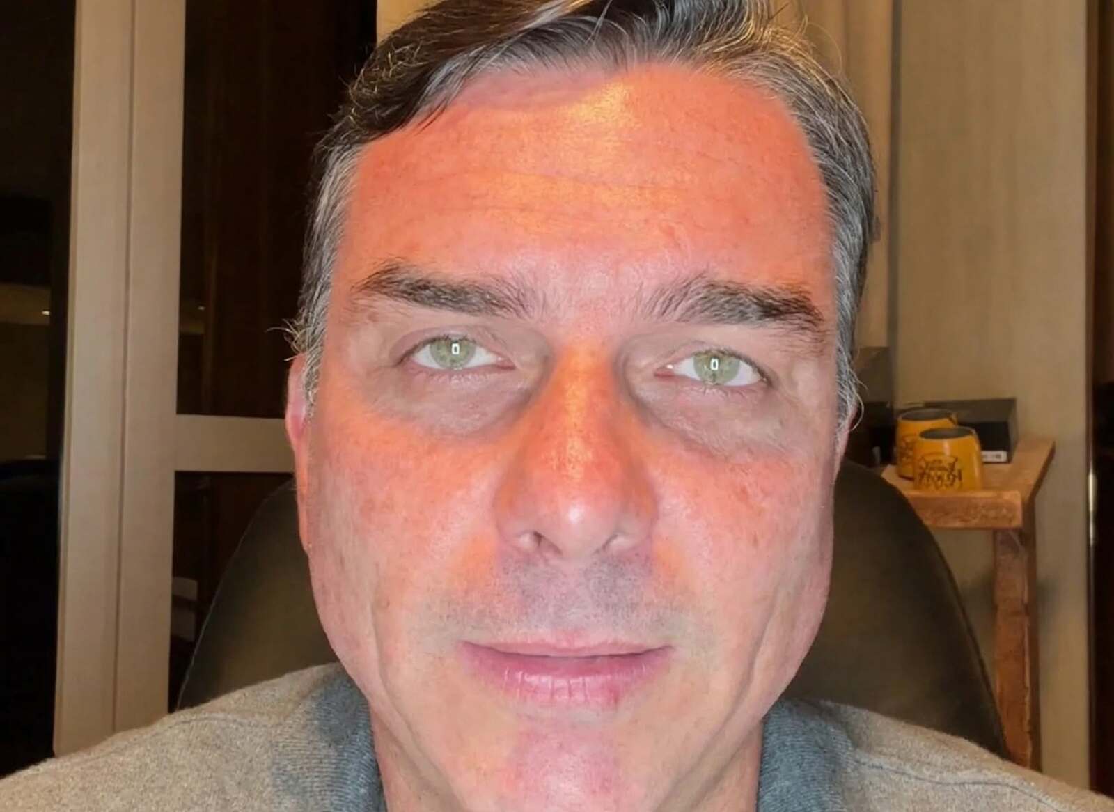 Flávio Bolsonaro reaparece y revela detalles de su salida de Brasil; acusa persecución