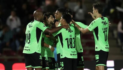    Juárez FC sorprendió y venció 3-1 al Querétaro, que sumó su cuarta derrota consecutiva y quedó fuera de las primeras ocho posiciones de la clasificación