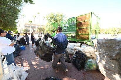 Las actividades se realizan el último viernes de cada mes y reúnen materiales como PET, aluminio, PP y tapitas de plástico.  Torreón, Coahuila de Zaragoza;